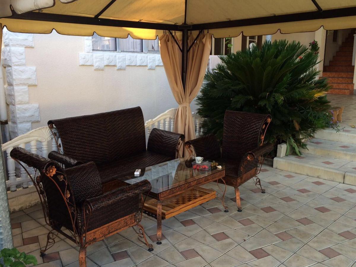 Guest House Liel Sukhumi Exterior photo